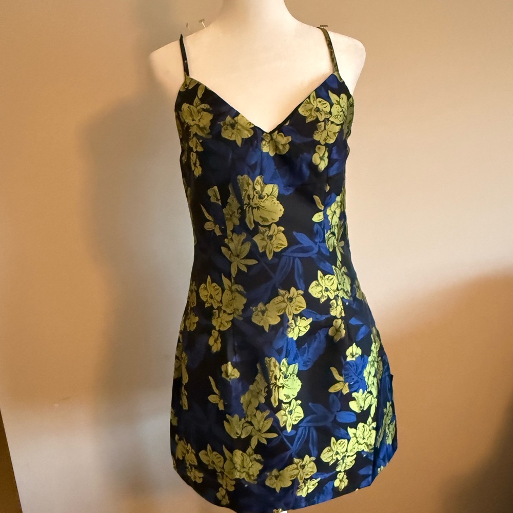 NWT Lulu’s black and blue floral jacquard mini dress sz s - Picture 8 of 11